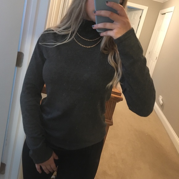 (2 for $20) Nordstrom grey T Tahari sweater - Picture 4 of 4